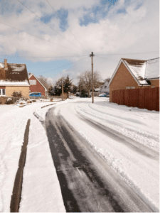 Read more about the article How to Safely Melt Ice on Concrete